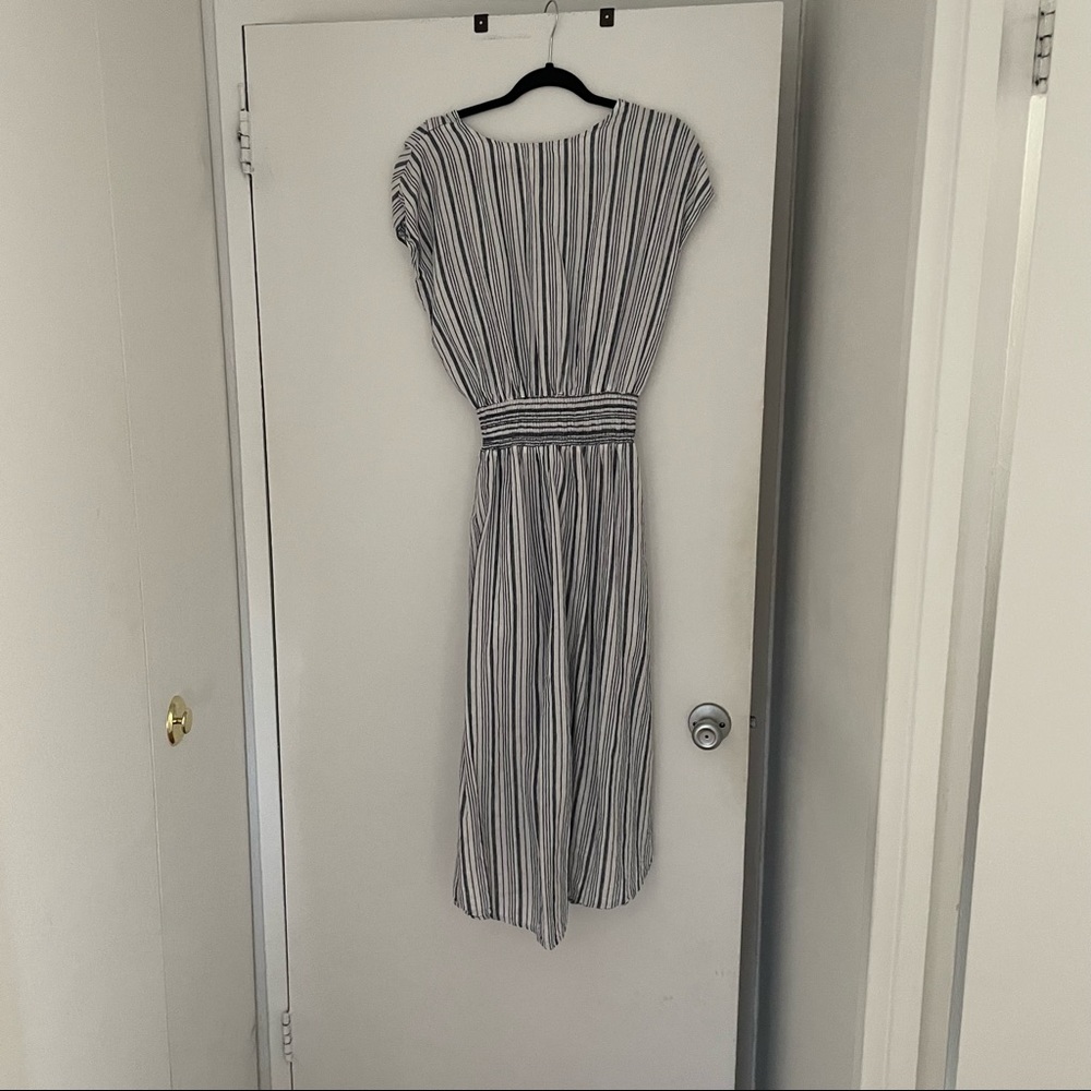 Max Studio V-Neck Waist Tie Dress
